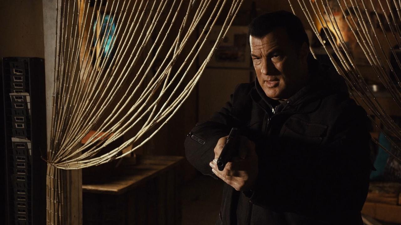 A Dangerous Man (2009) abspielen