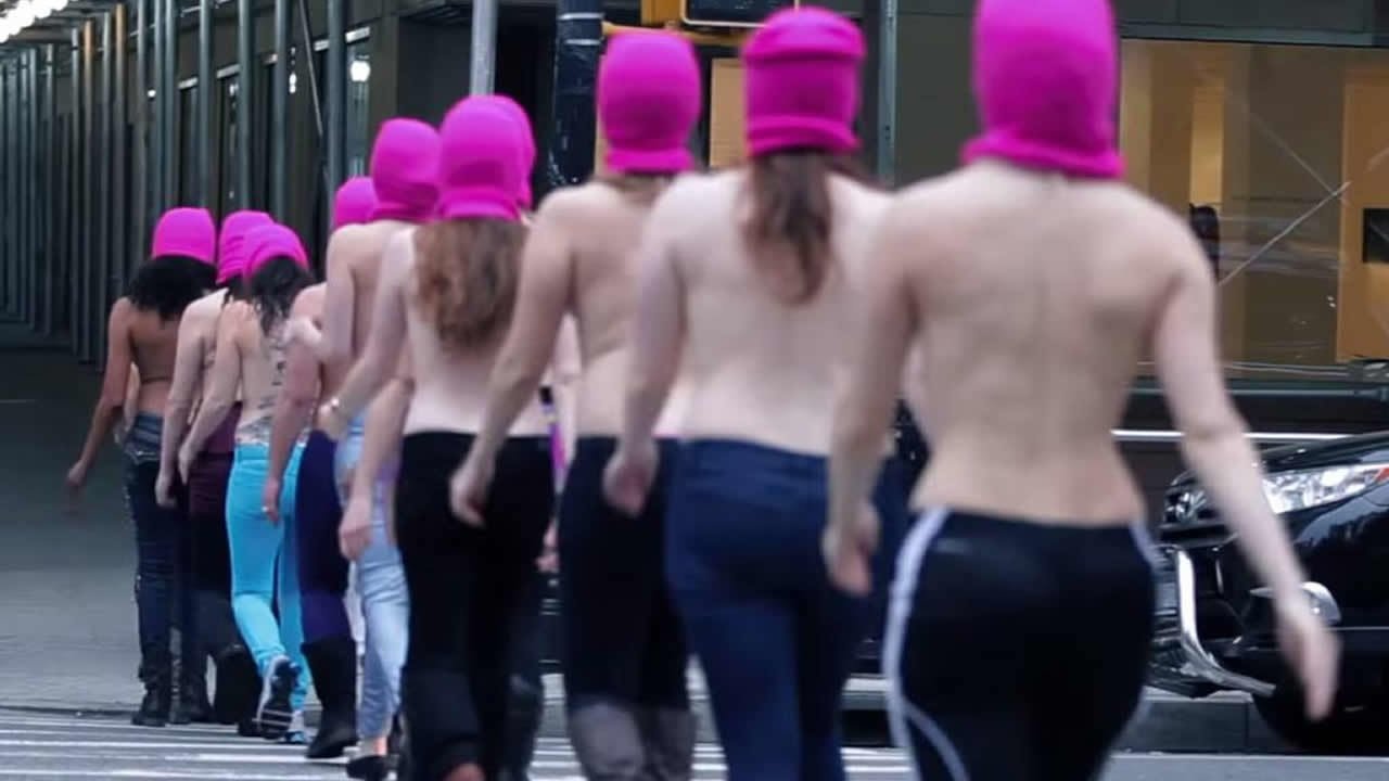 Free the Nipple (2014) abspielen
