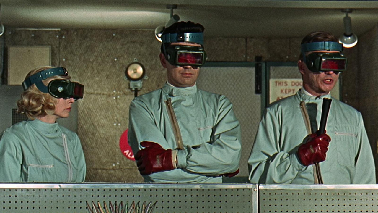 Frankenstein 70 - Das Ungeheuer mit der Feuerklaue (1966) abspielen