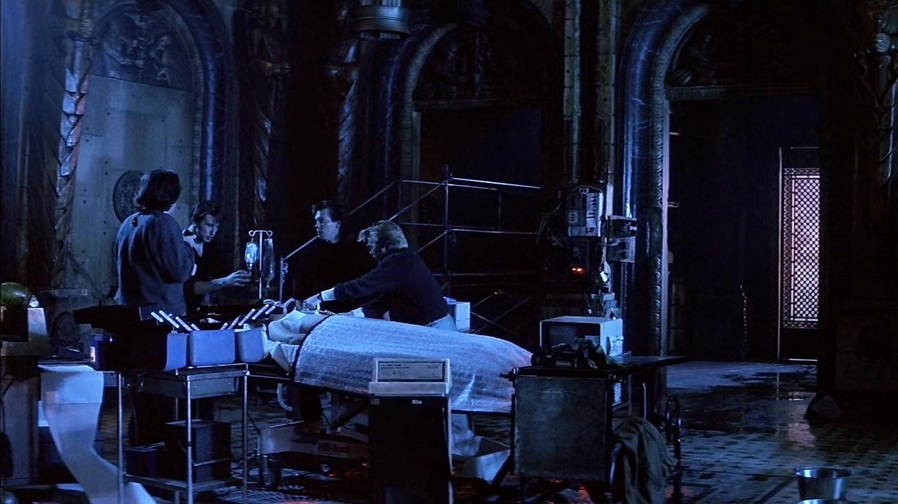 Flatliners - Heute ist ein schöner Tag zum Sterben (1990) abspielen