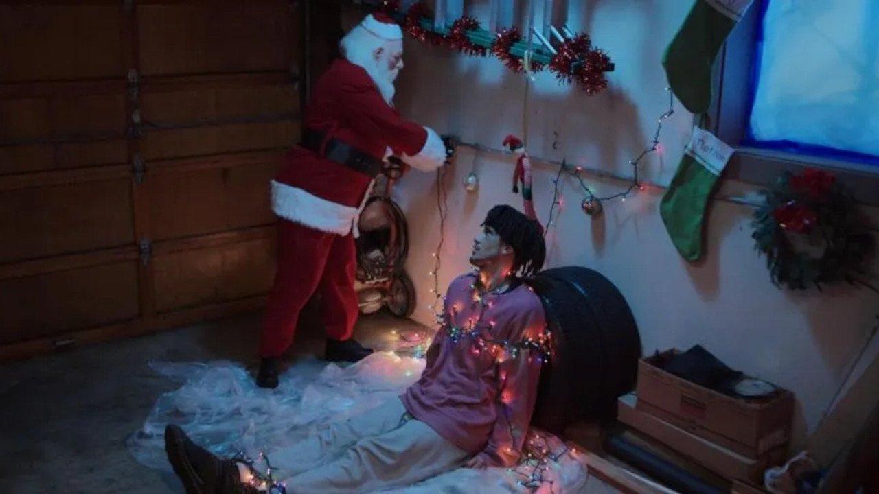 Bloody Santa: Tödliche Weihnachten (2023) abspielen