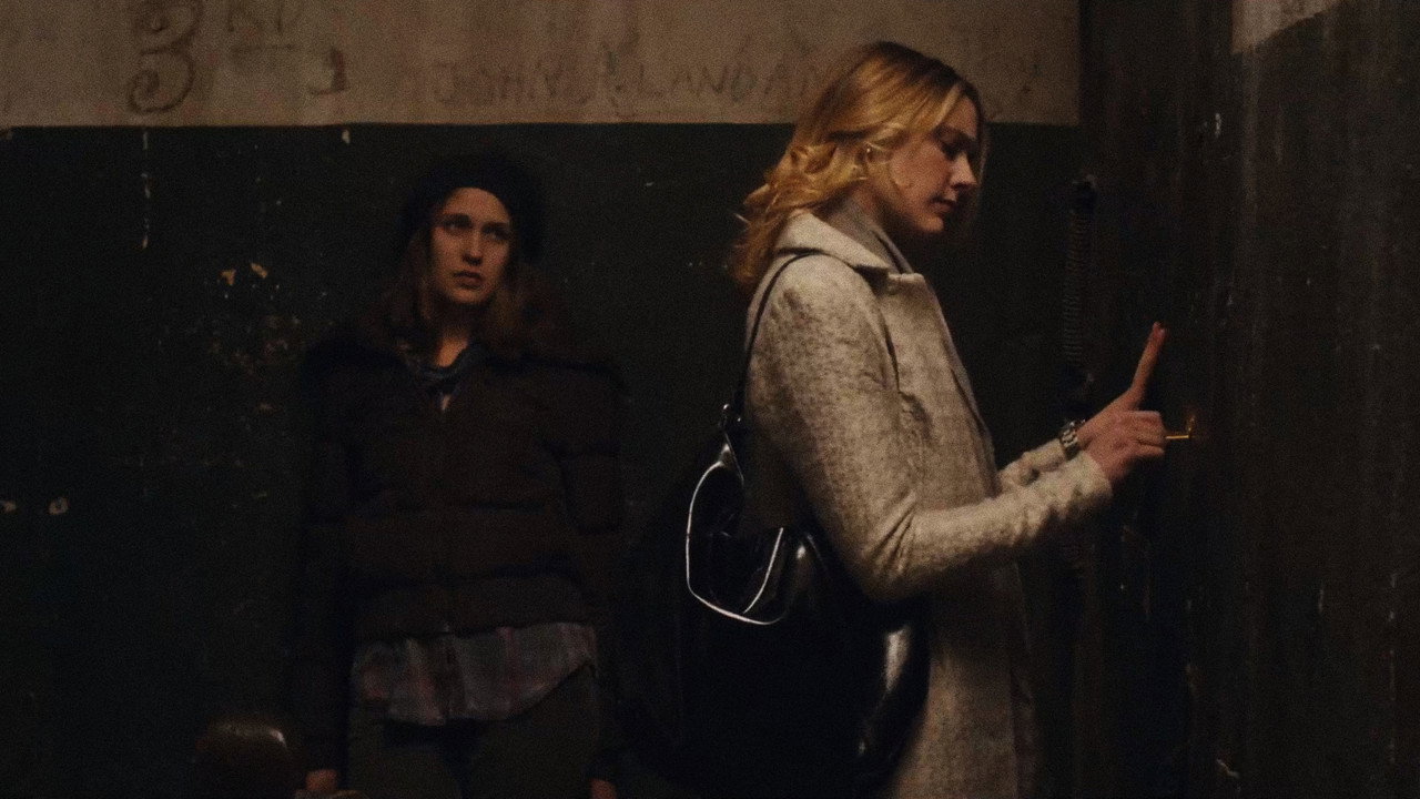 Mistress America (2015) abspielen