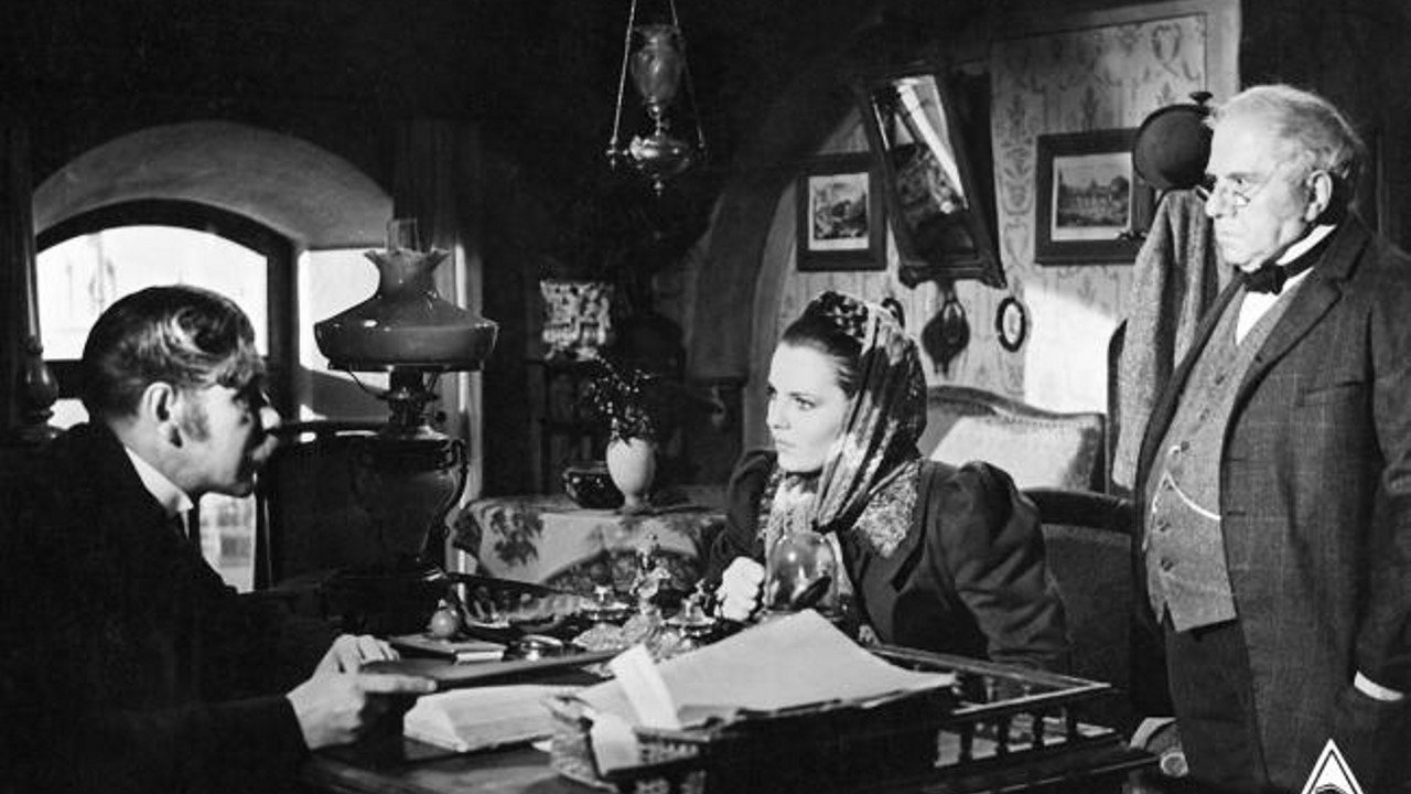 Anuschka (1942) abspielen