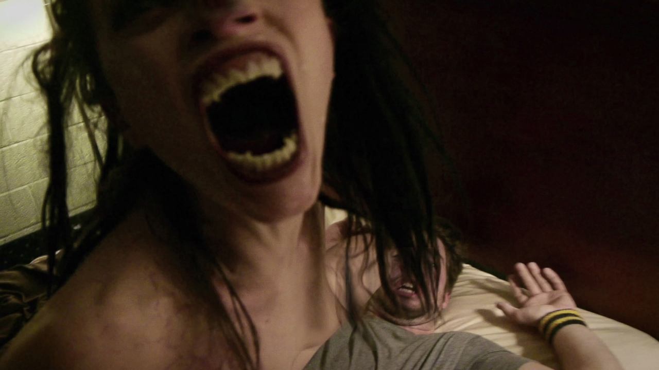 V/H/S (2012) abspielen