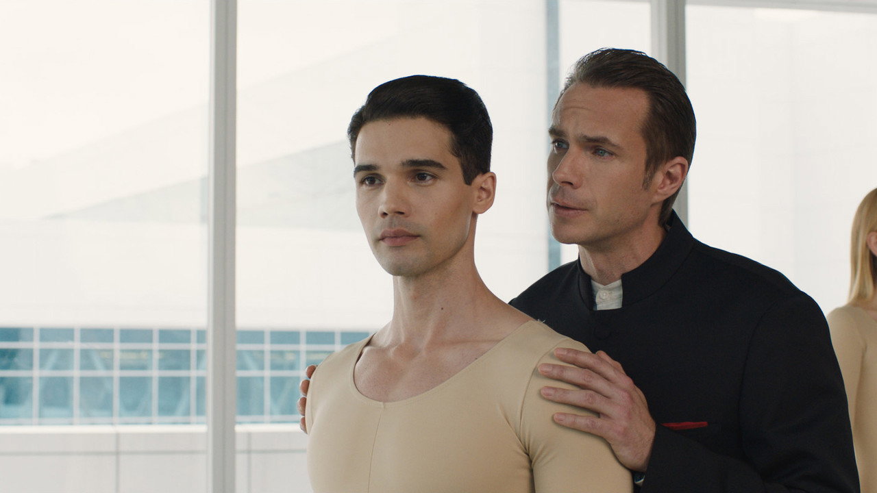 Perfect Human (2019) abspielen