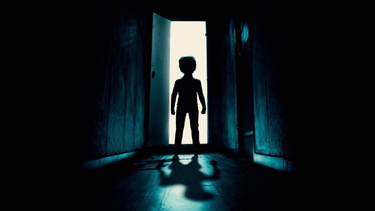 The Evil Next Door (2020) abspielen