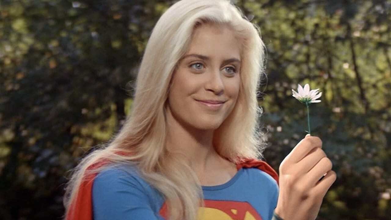 Supergirl (1984) abspielen