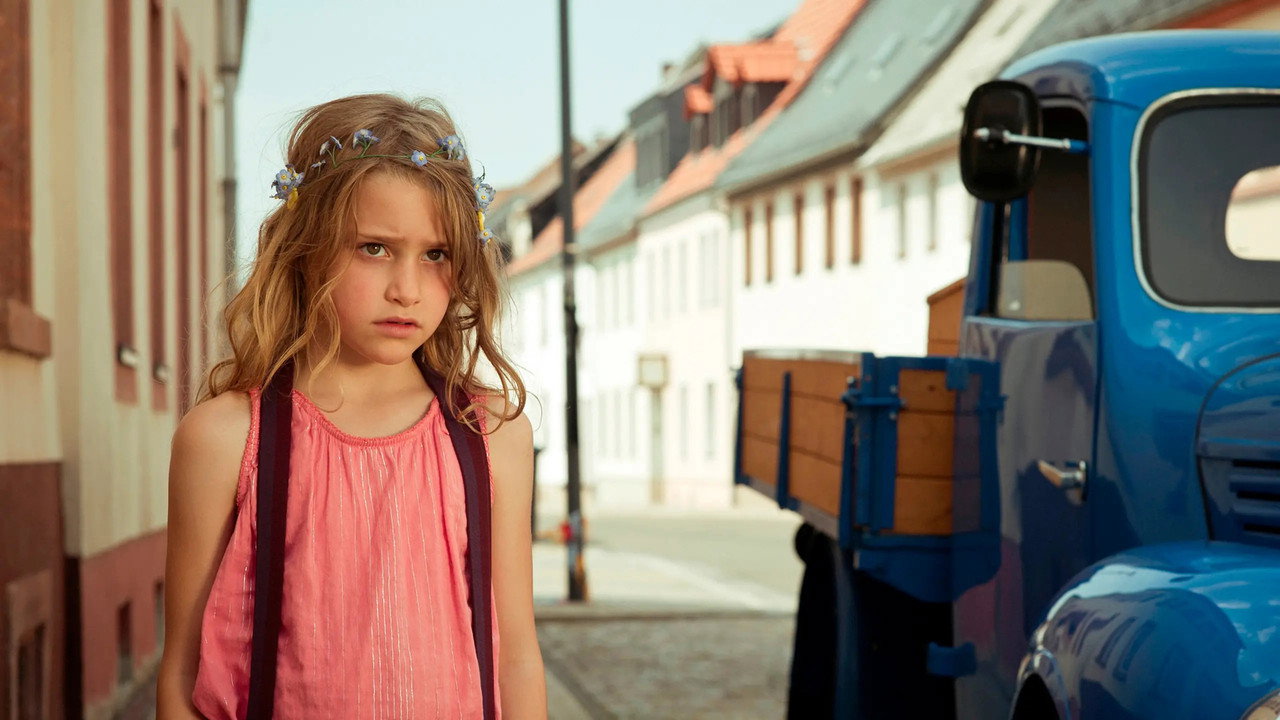 Däumelinchen (2013) abspielen
