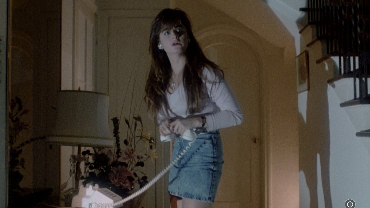 Curfew (1989) abspielen