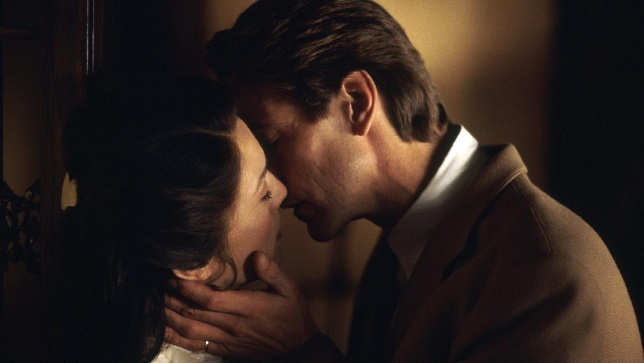 M. Butterfly (1993) abspielen