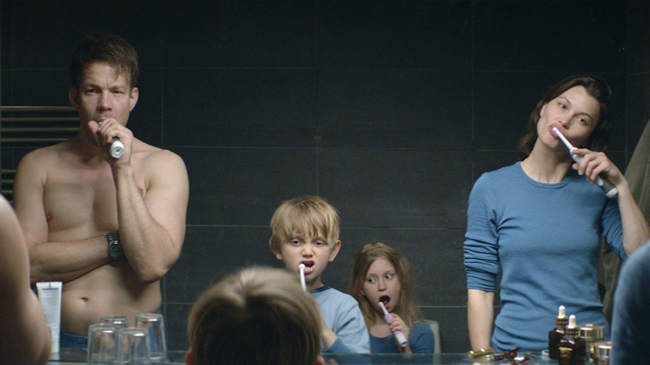 Höhere Gewalt (2014) abspielen