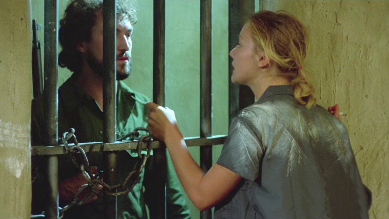 Frauengefängnis (1976) abspielen