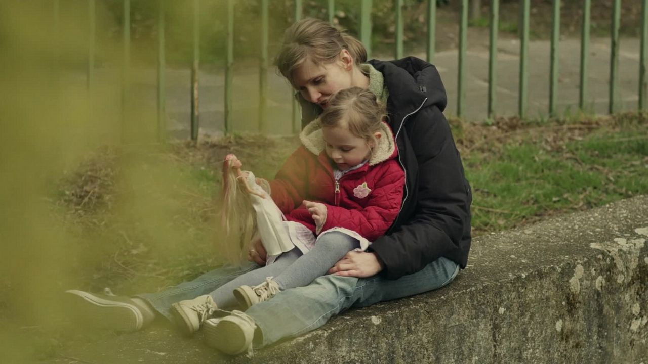 Die Frau des Polizisten (2013) abspielen