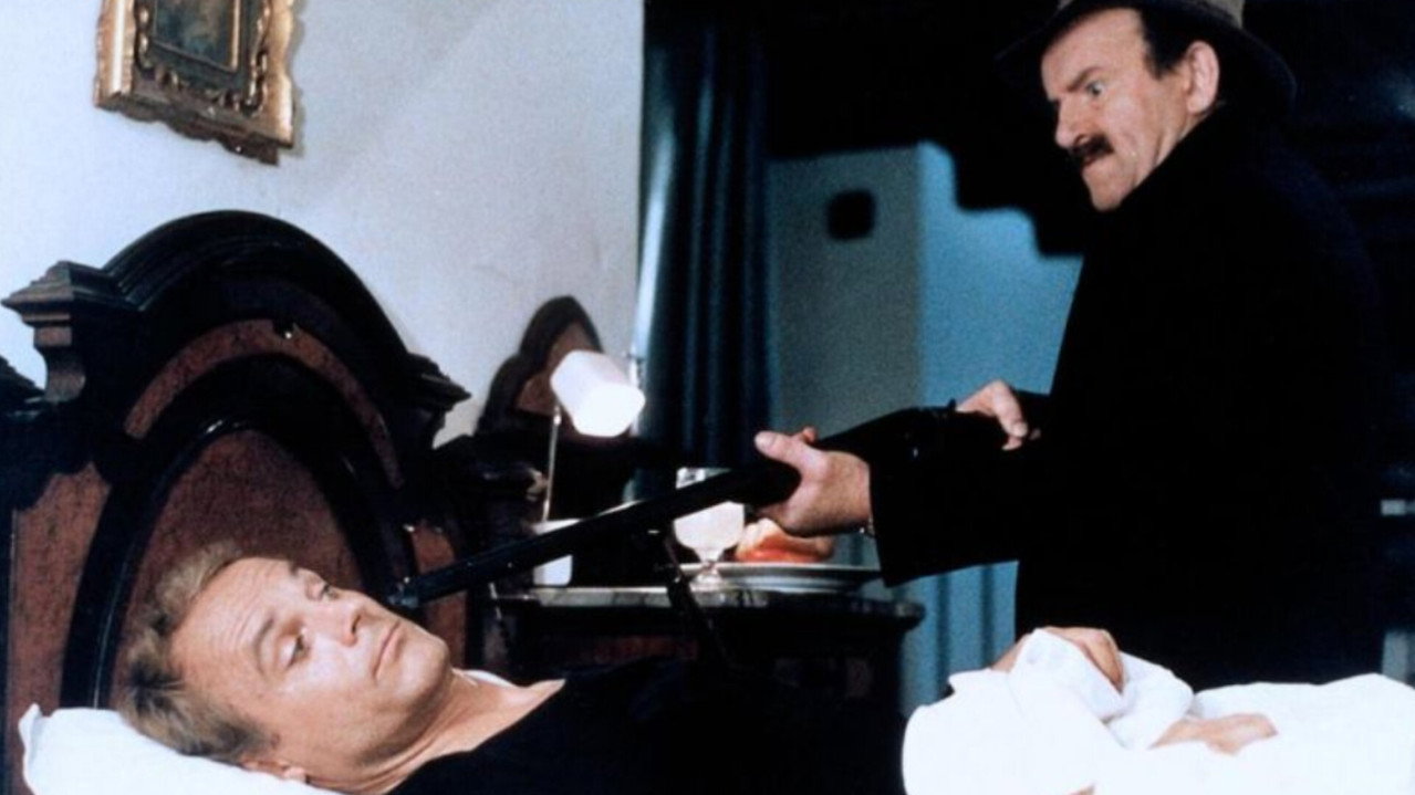 Keiner haut wie Don Camillo (1984) abspielen