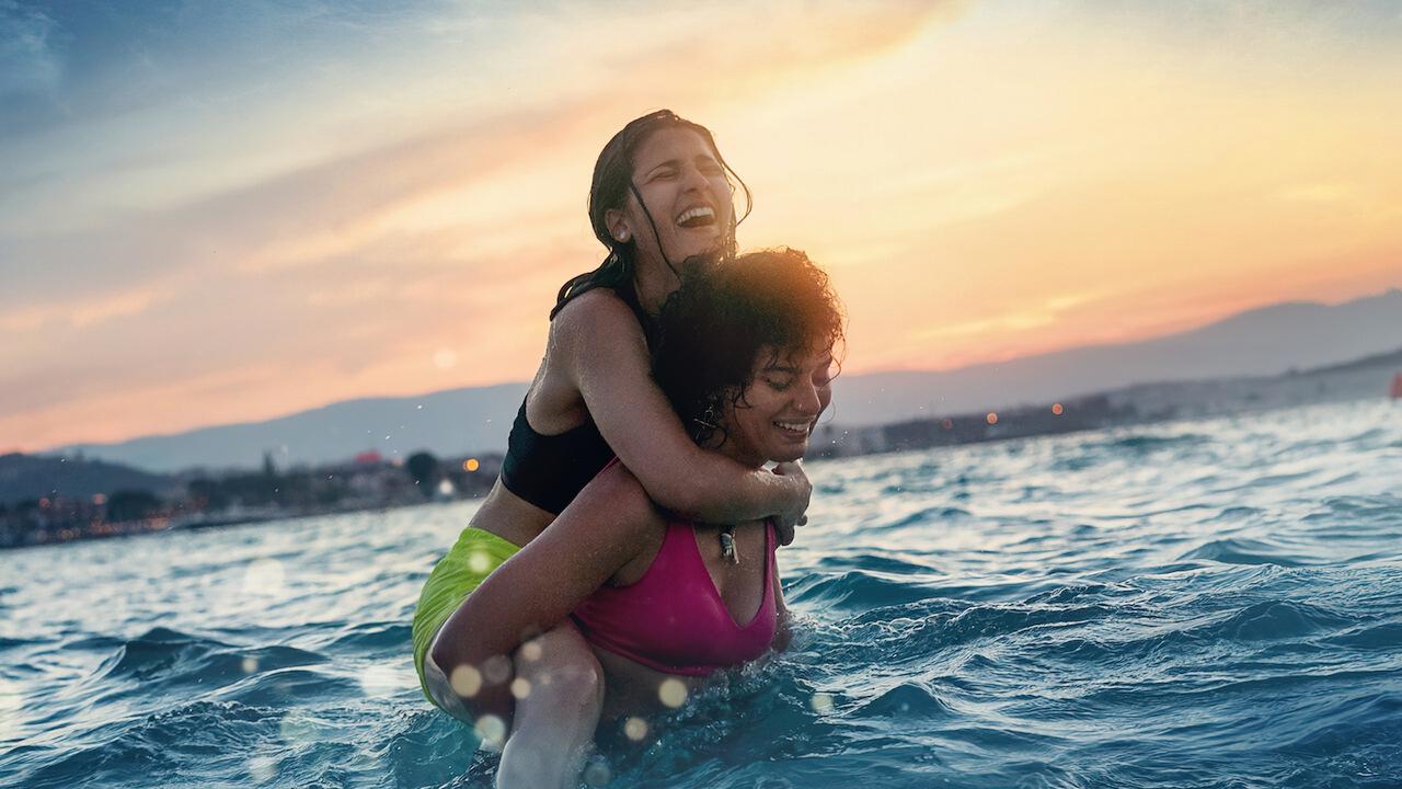 Die Schwimmerinnen (2022) abspielen