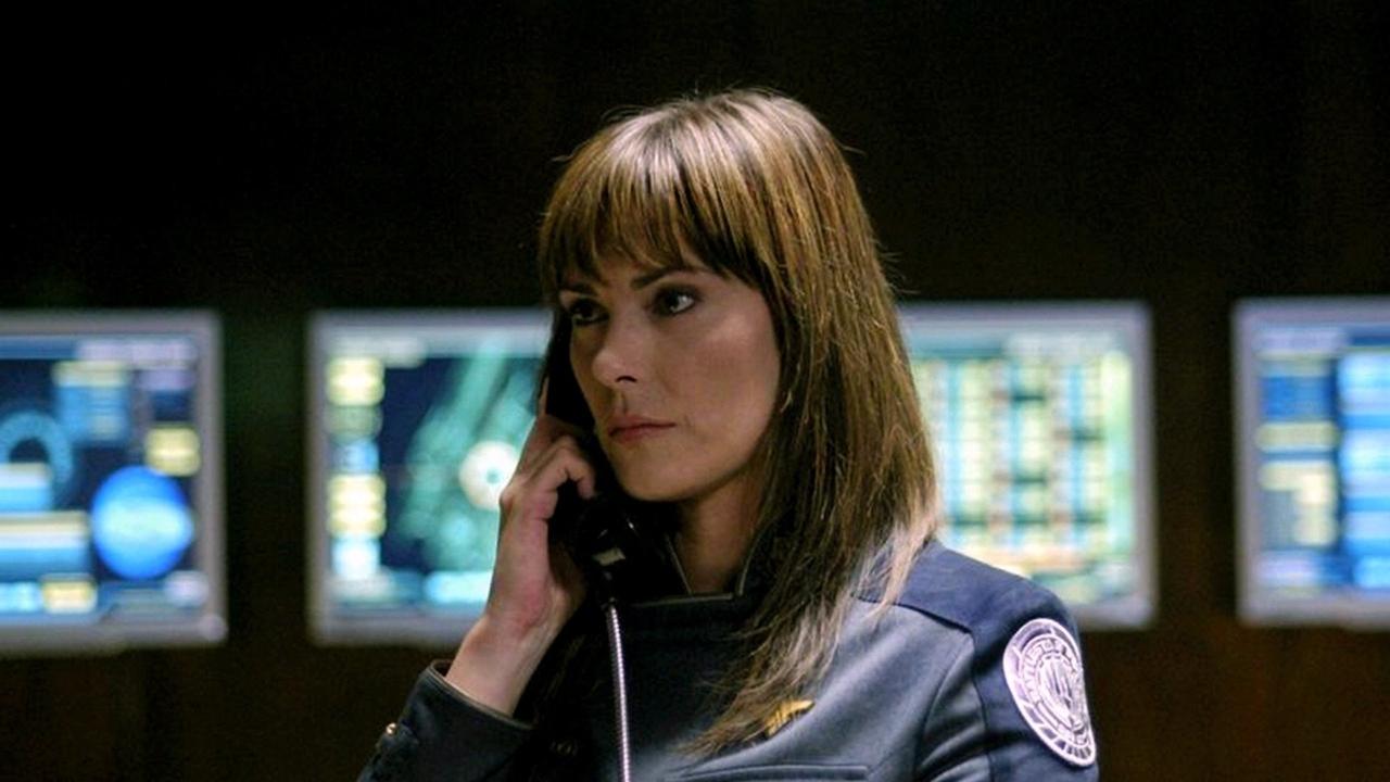 Battlestar Galactica: Auf Messers Schneide (2007) abspielen