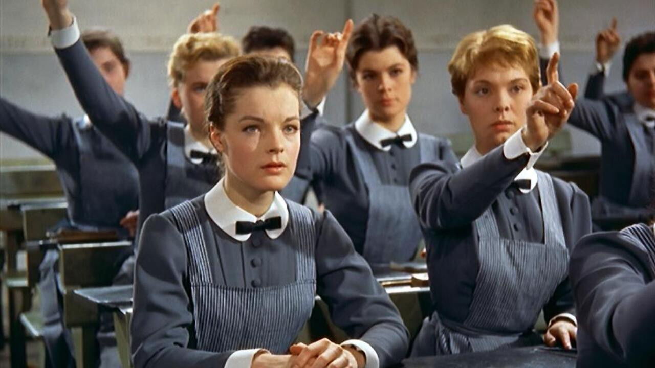 Mädchen in Uniform (1958) abspielen