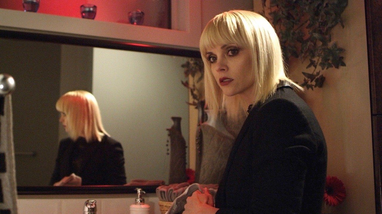 Distorted - Nichts ist wie es scheint (2018) abspielen