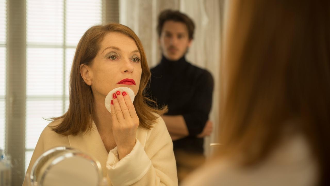 Eva (2018) abspielen