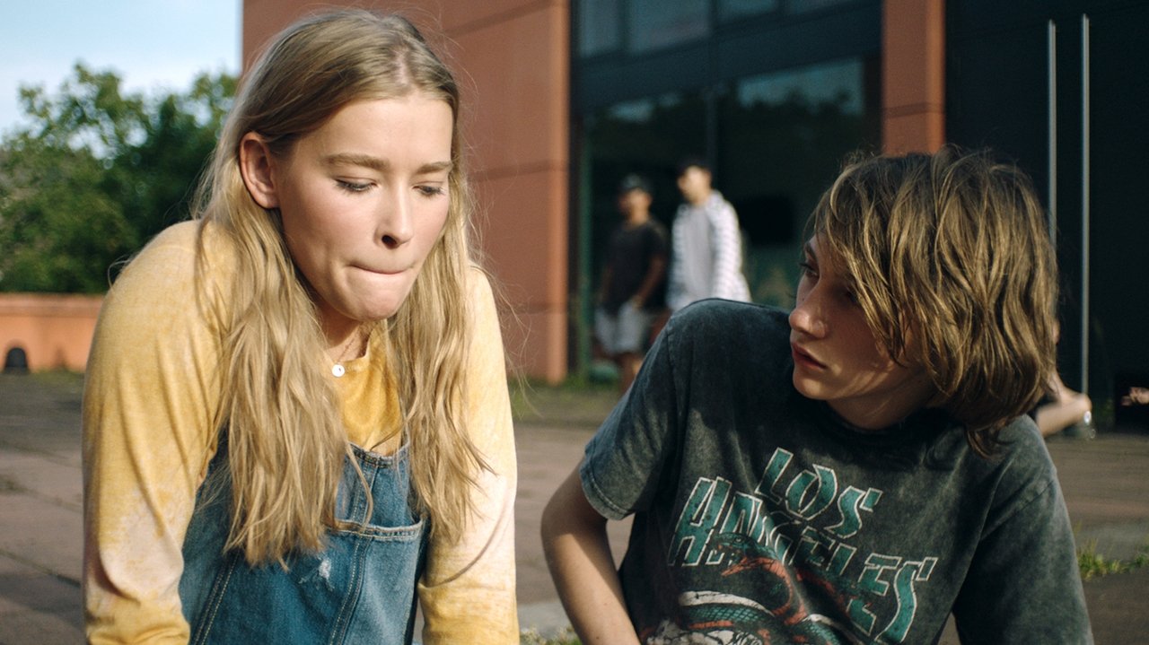 Alles Isy (2018) abspielen