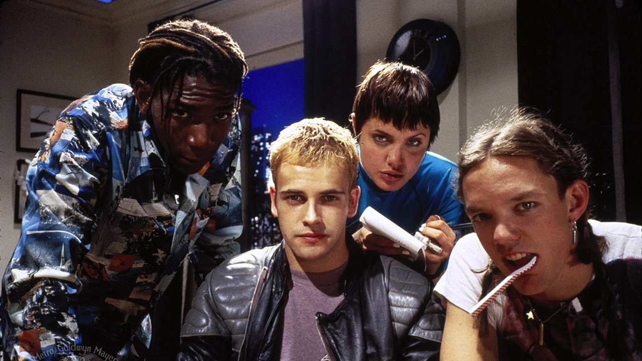 Hackers - Im Netz des FBI (1995) abspielen