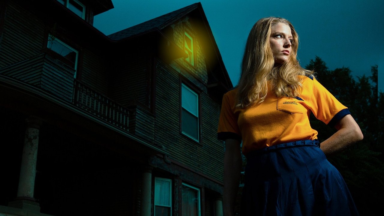 Girl on the Third Floor (2019) abspielen