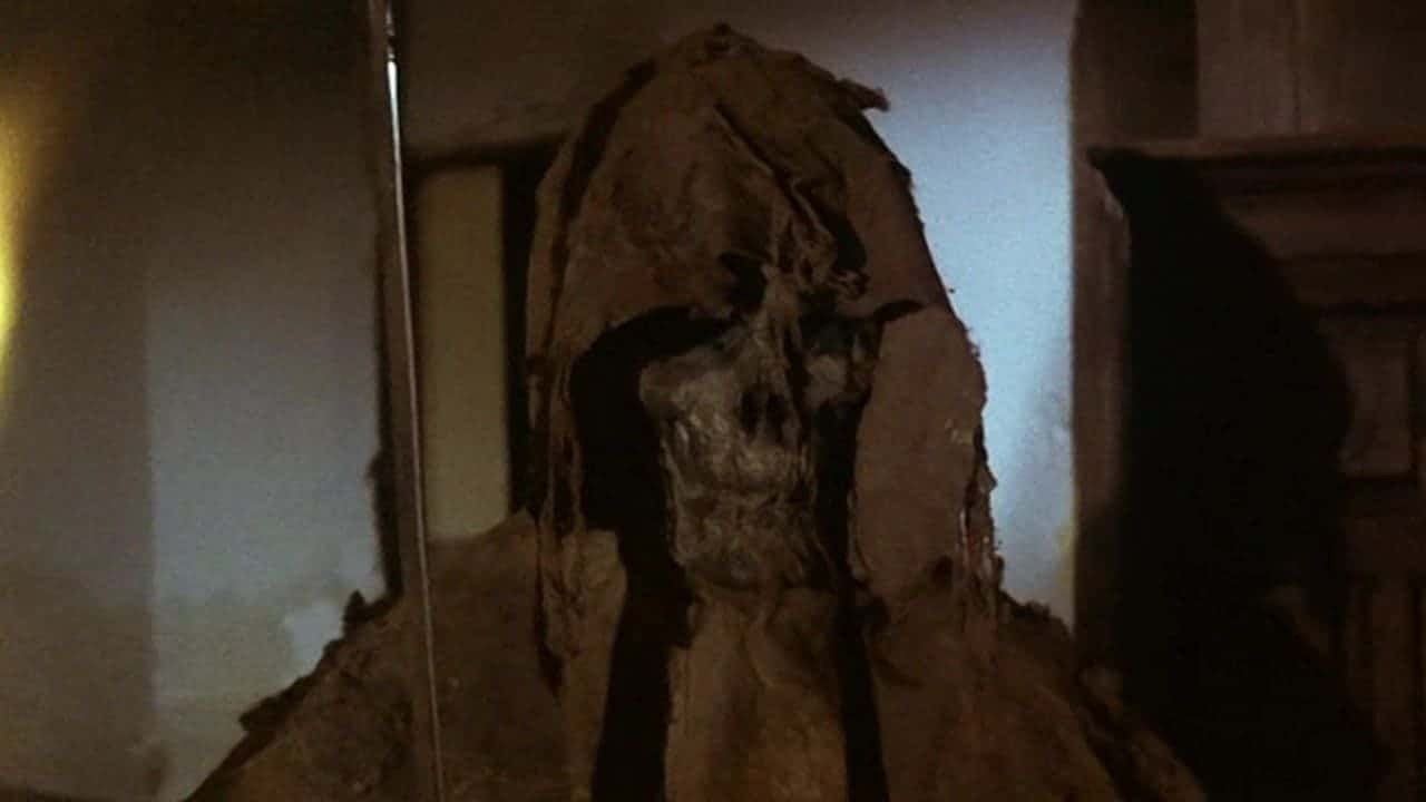 Das Blutgericht der reitenden Leichen (1975) abspielen