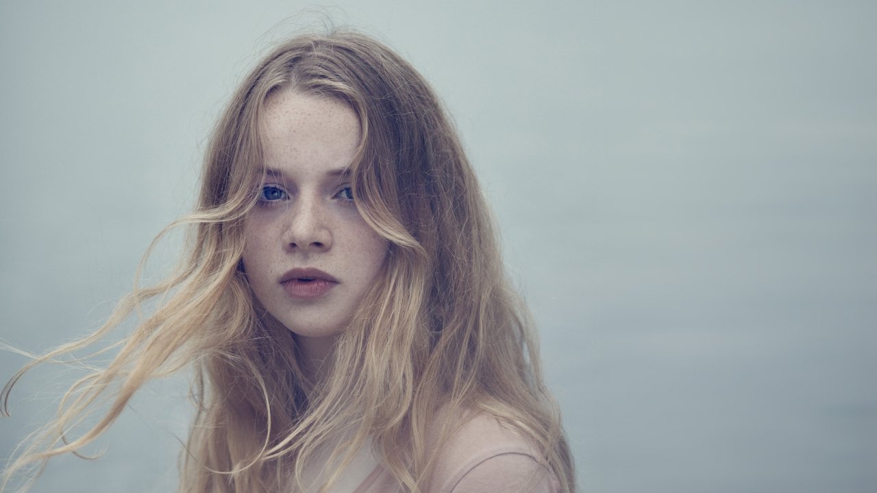 Blue My Mind (2017) abspielen