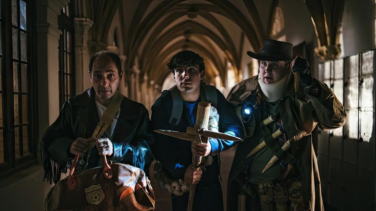 HollyBlood (2022) abspielen