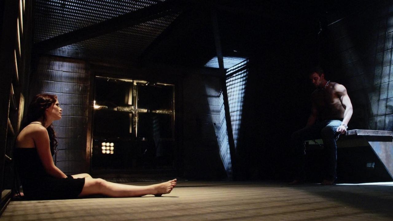 Arena (2011) abspielen