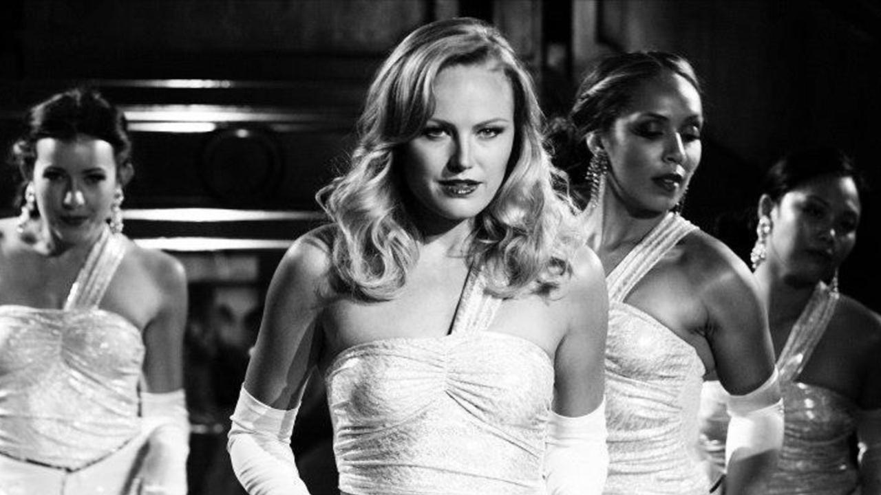 Hotel Noir (2012) abspielen