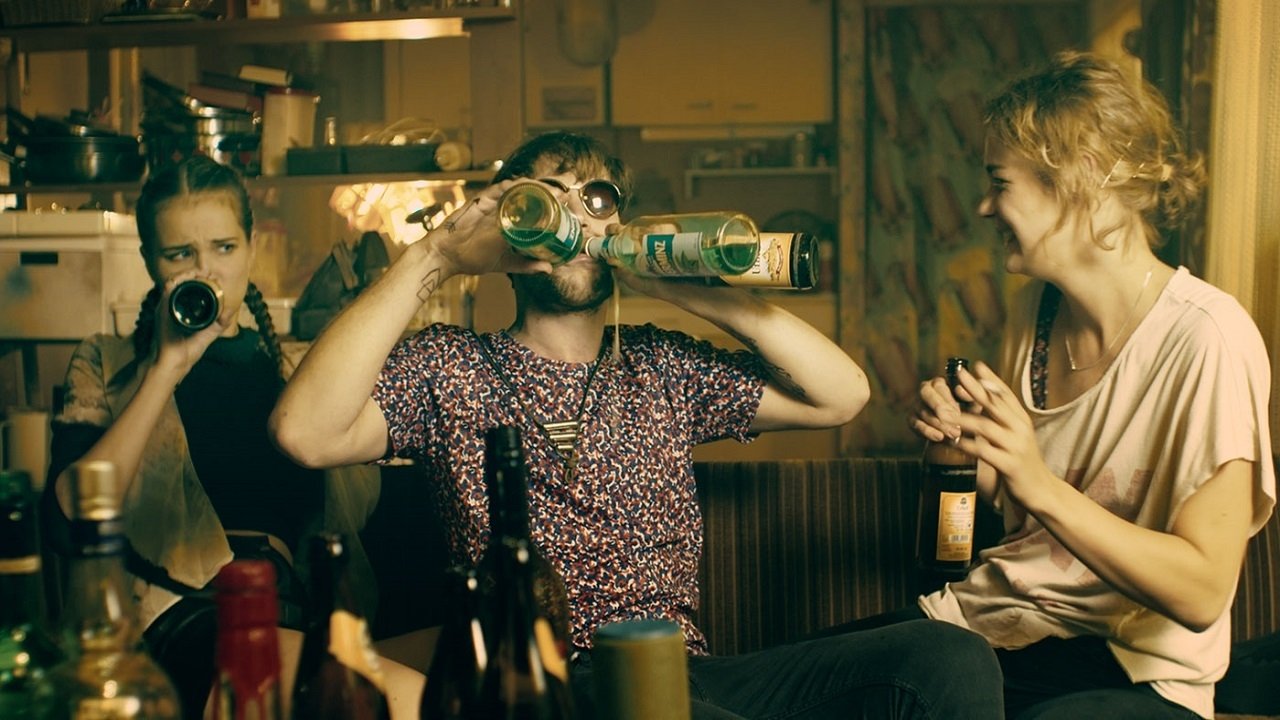 Einmal bitte alles (2017) abspielen