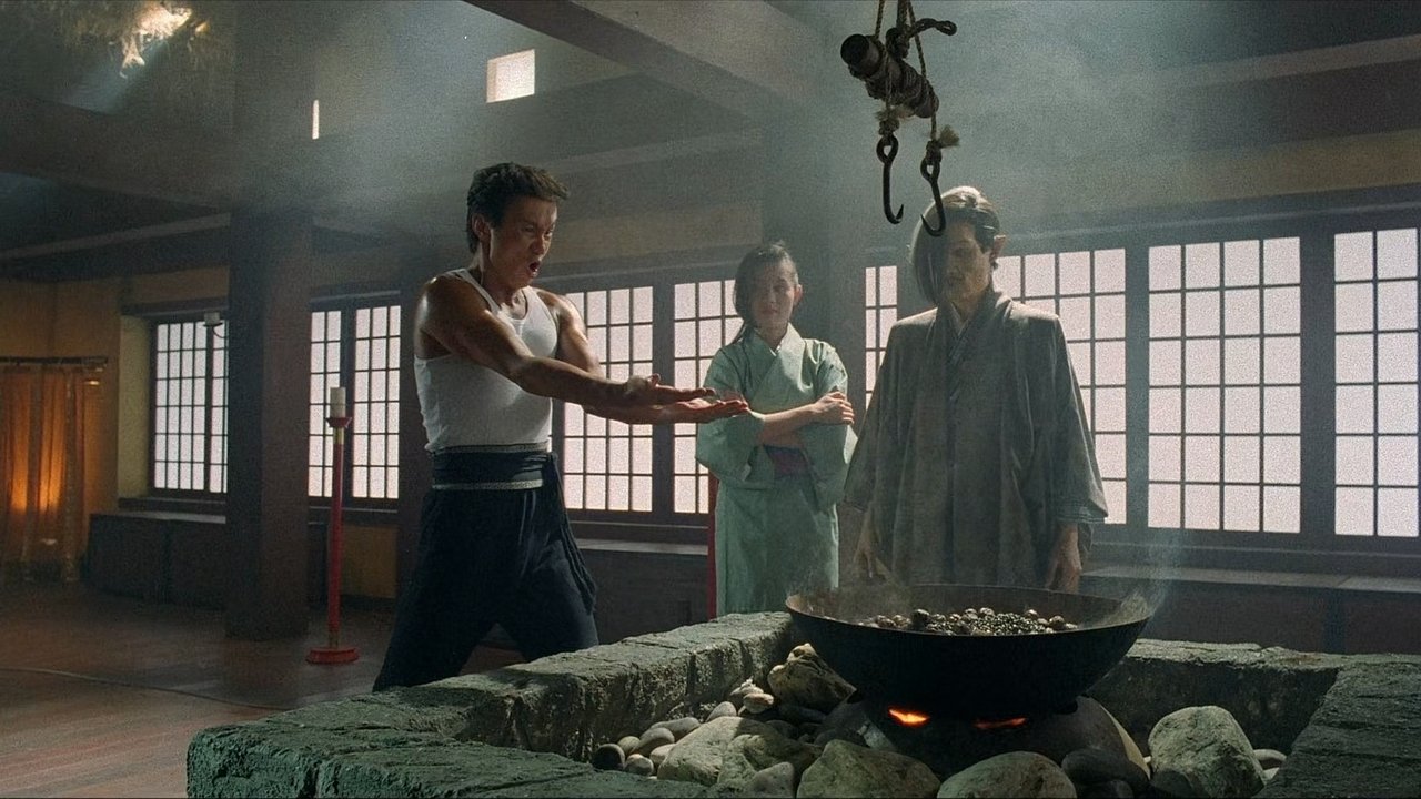 Dragon from Russia (1990) abspielen