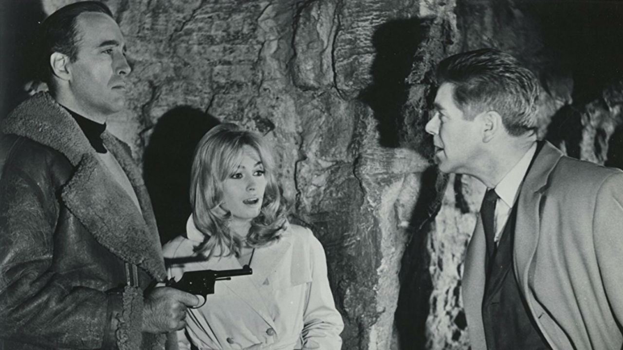 Das Rätsel des silbernen Dreieck (1966) abspielen