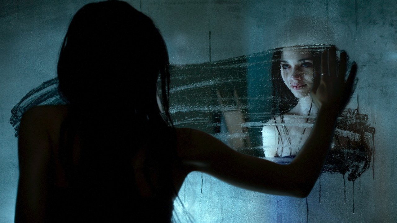 Look Away (2018) abspielen
