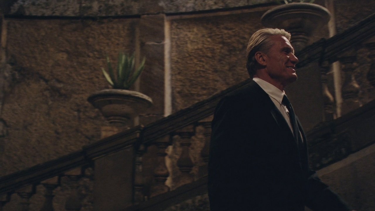 Hard Night Falling (2019) abspielen