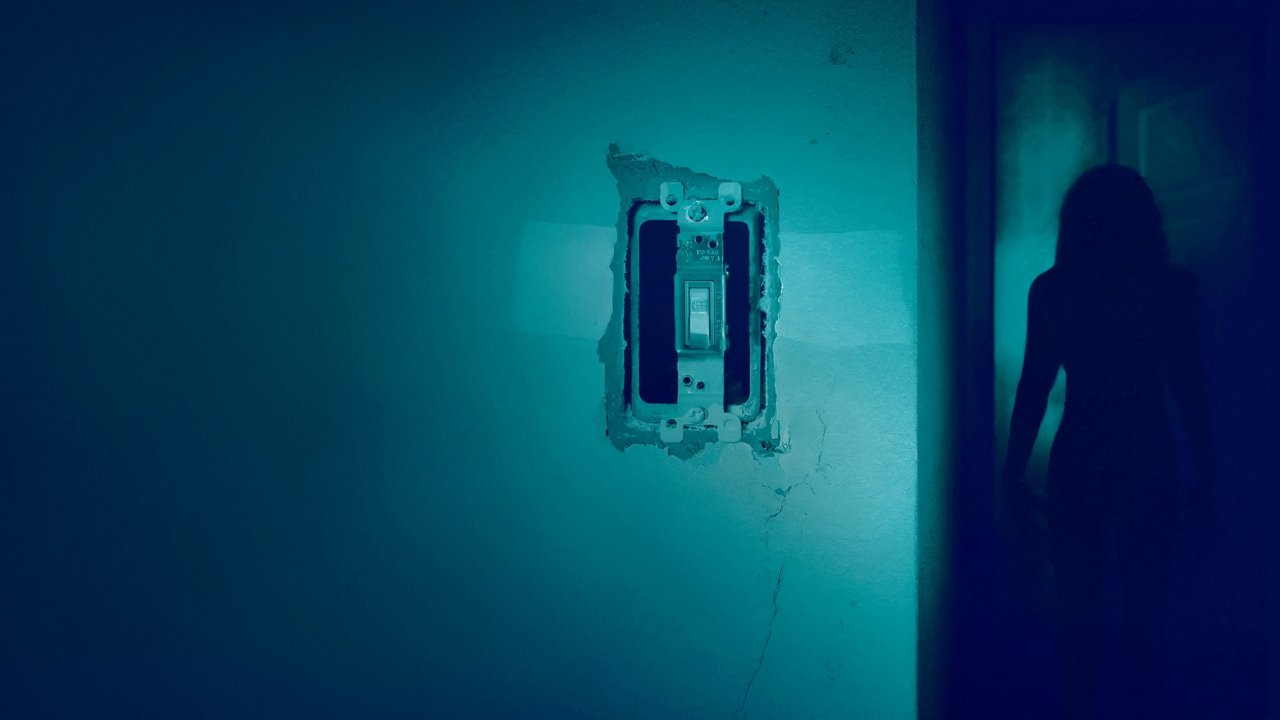 Lights Out (2016) abspielen