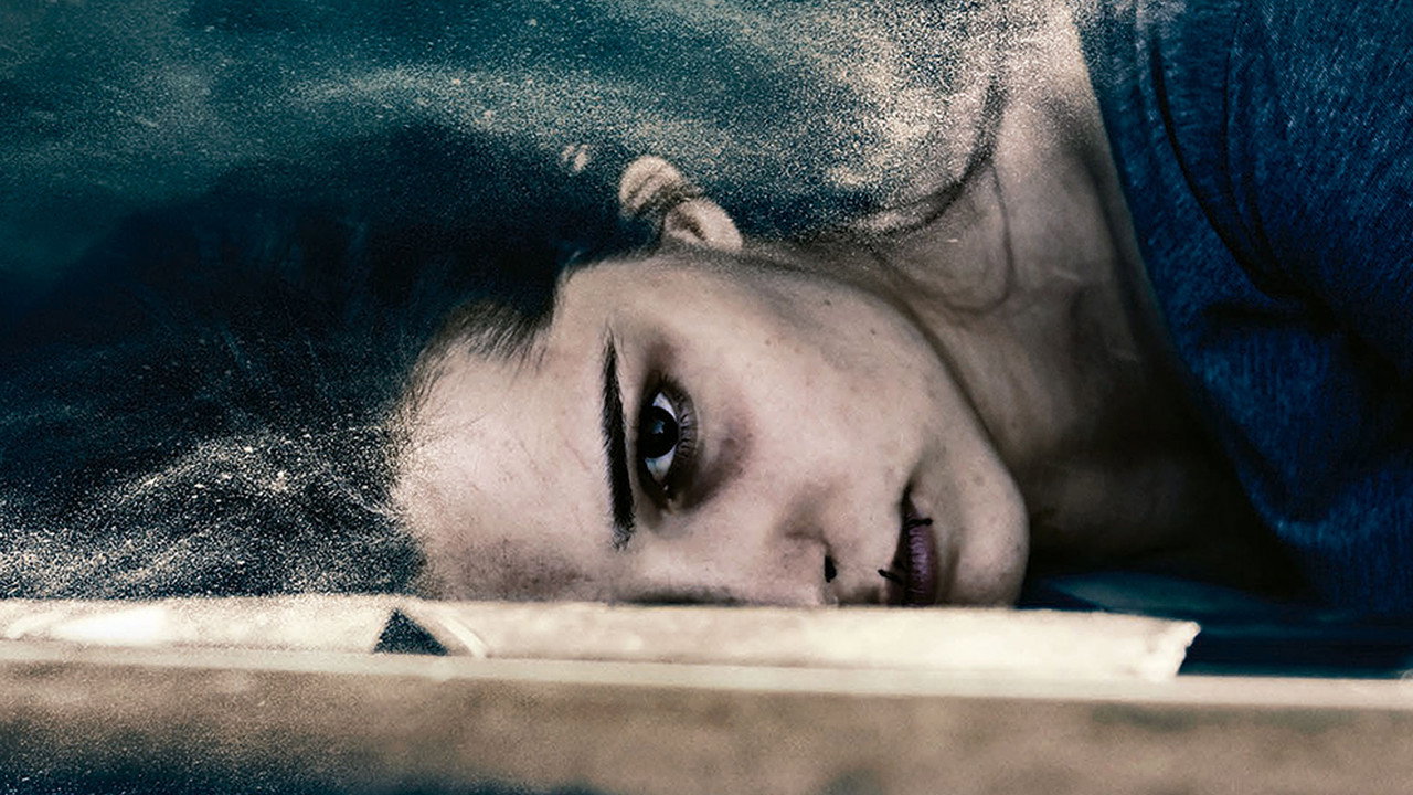 Carga (2018) abspielen