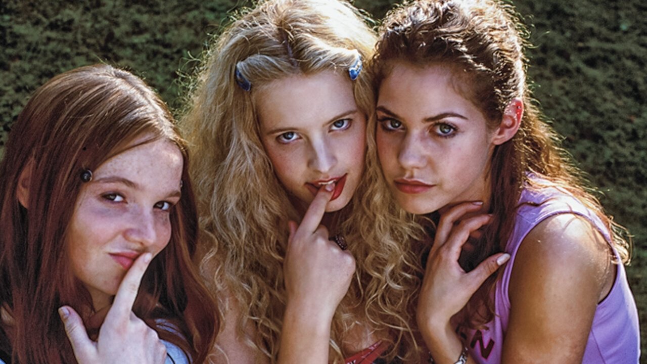 Mädchen Mädchen! (2001) abspielen