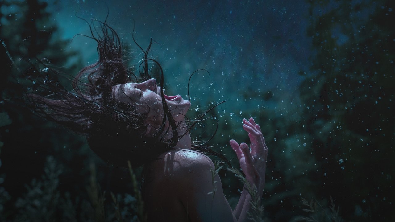 Nightsiren (2022) abspielen