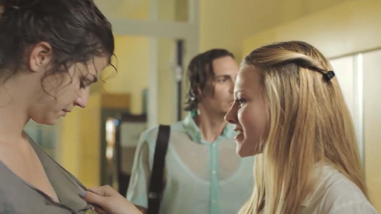 Siebzehn (2017) abspielen