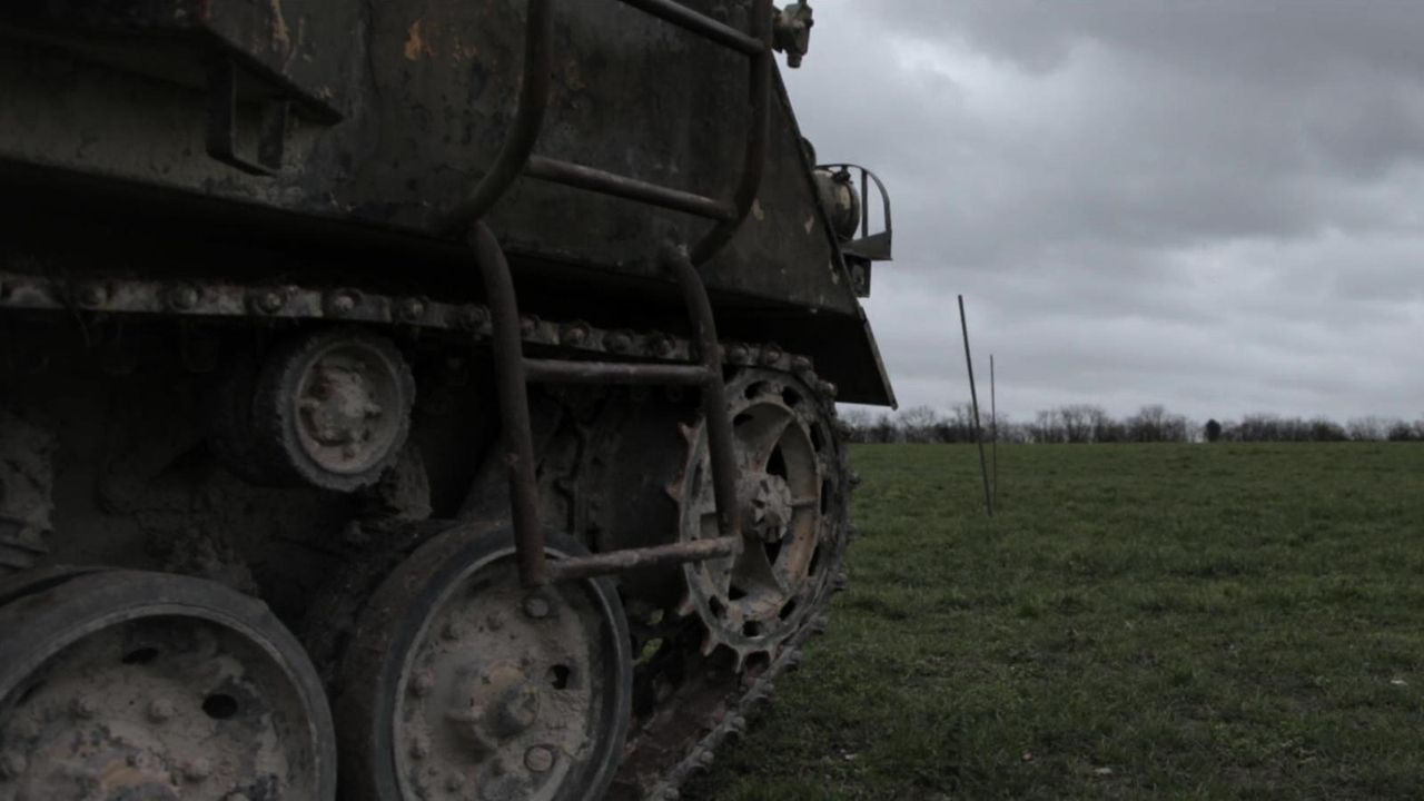 Tank 432 (2015) abspielen