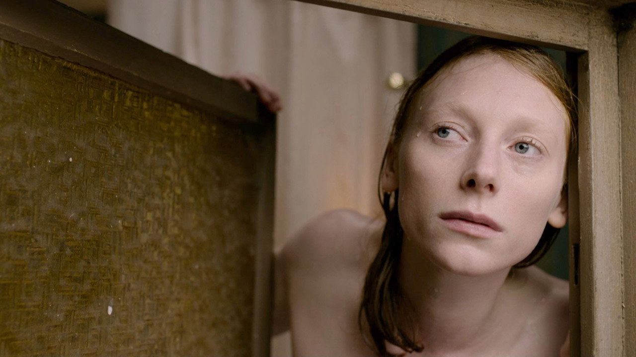 Smalltown Girl (2026) abspielen